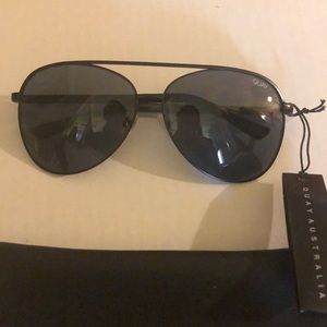 Quay Vivienne in Black/Smoke Australia Sunglasses